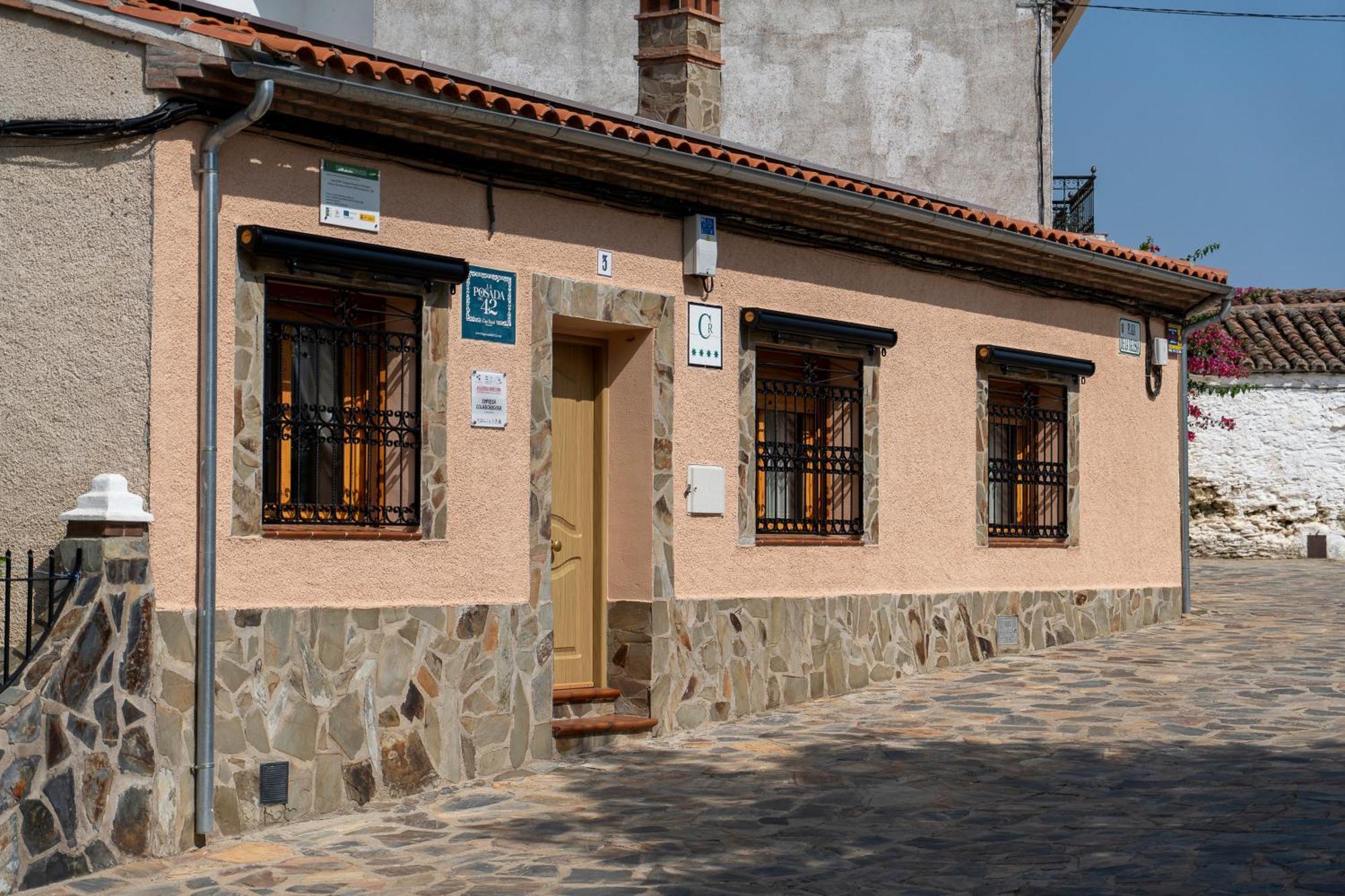 Casa Rural La Posada Del 42 Carrascalejo Exterior photo